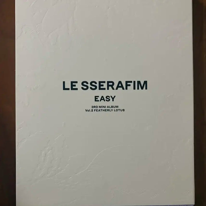 르세라핌 EASY 앨범