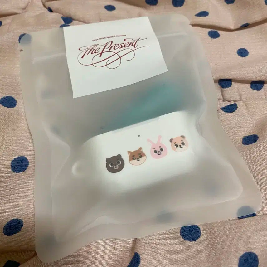 데이식스 데니멀즈 클콘 에어팟 케이스