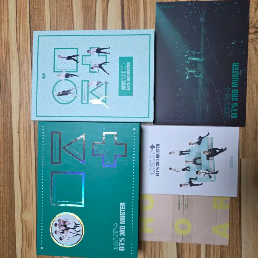 방탄소년단 DVD 윙즈 시즌그리팅 머스터 메모리즈 포토북 일괄 판매