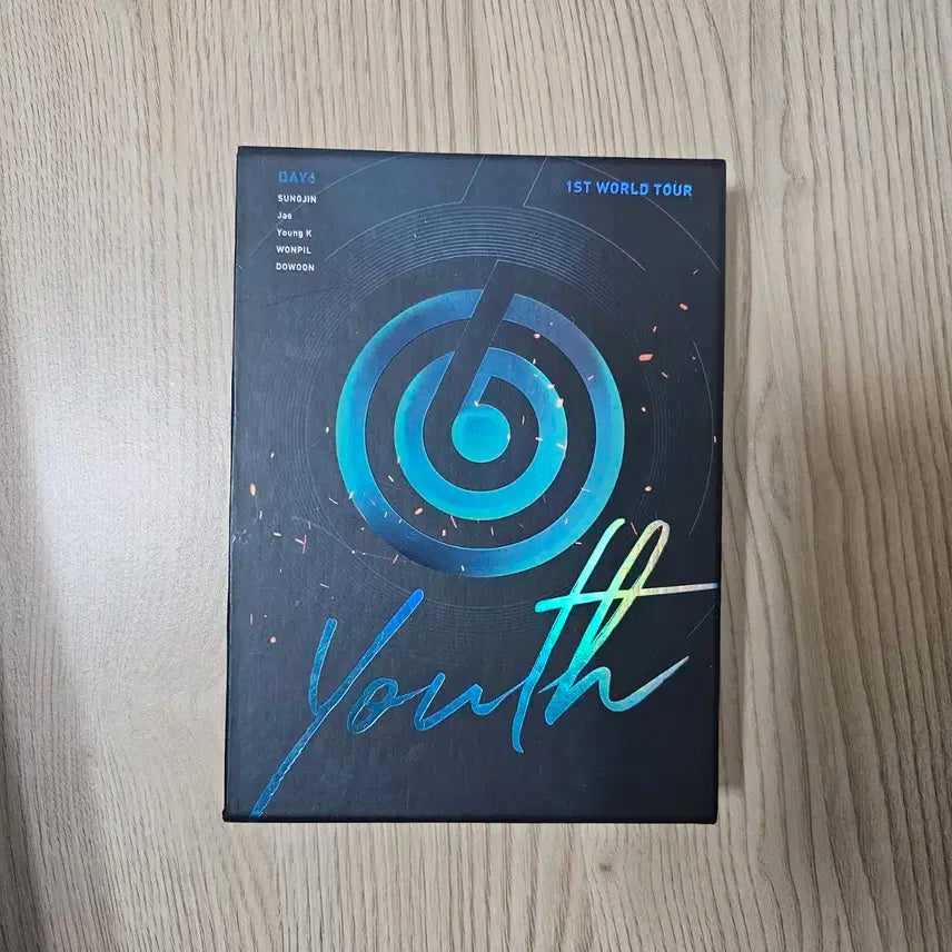 데이식스 첫번째 월드투어 유스 DVD 팝니다