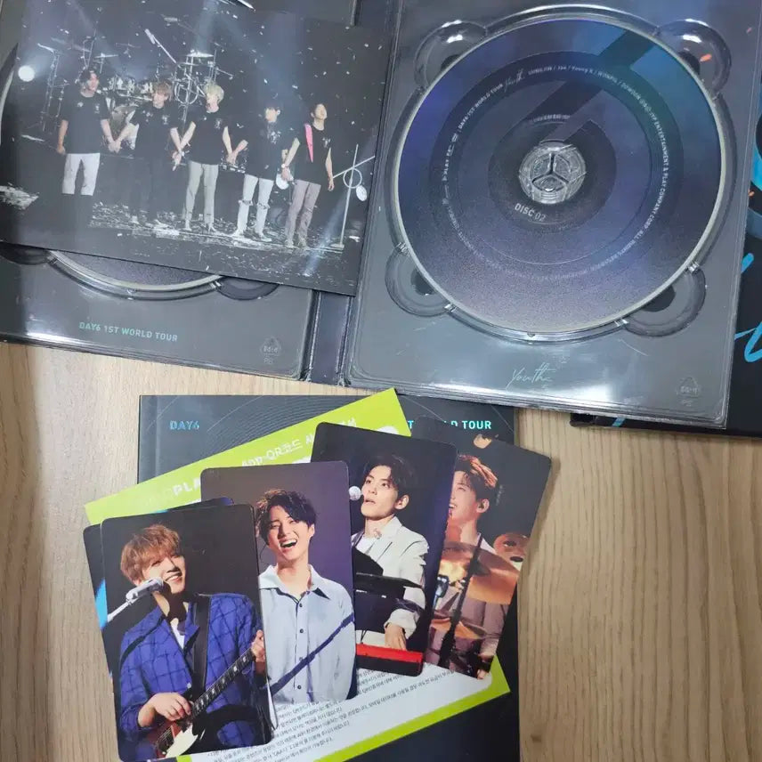 데이식스 첫번째 월드투어 유스 DVD 팝니다