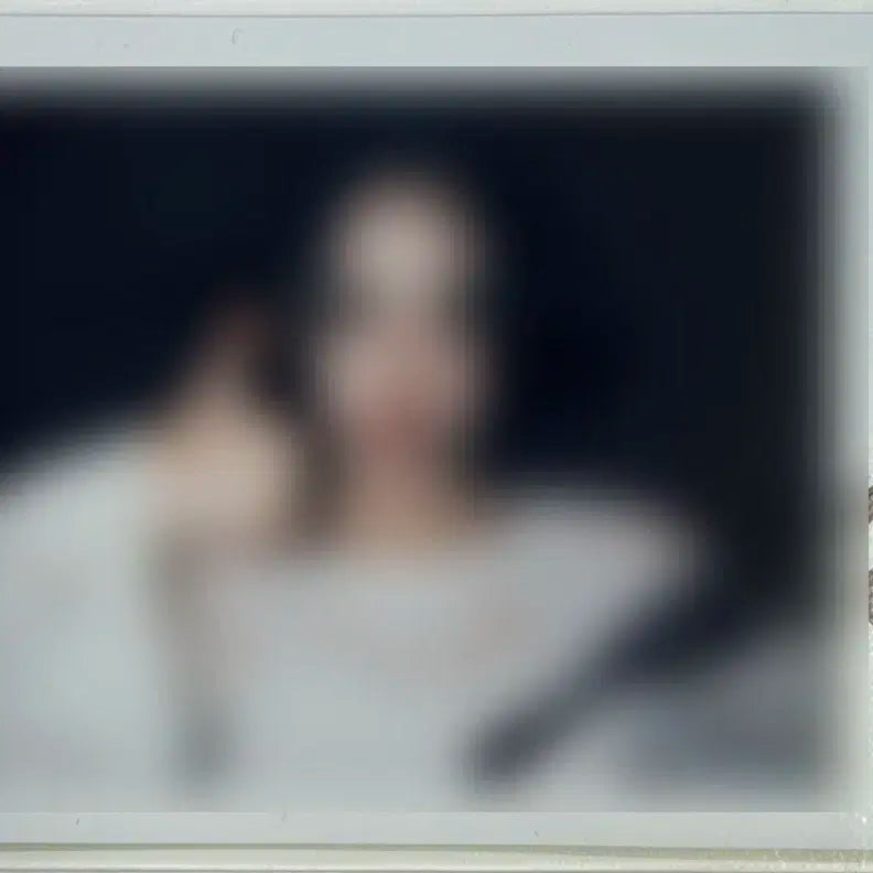 아르테미스 진솔 싸인 폴라로이드