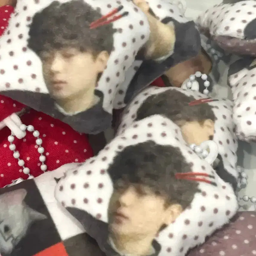 급처)) 더보이즈 쿠션키링 핀버튼 현재 현재키링