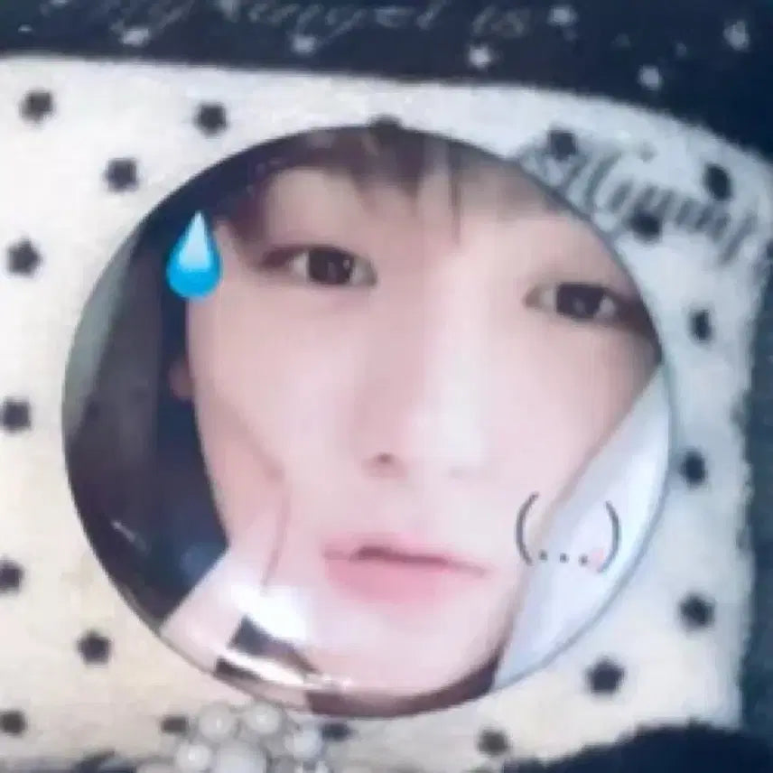 급처)) 더보이즈 쿠션키링 핀버튼 현재 현재키링