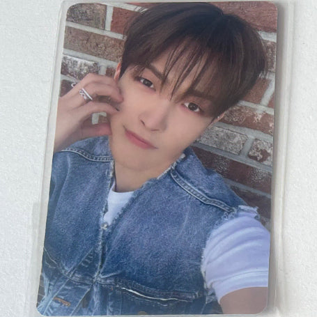 에이티즈 라인프렌즈 럭드 홍중