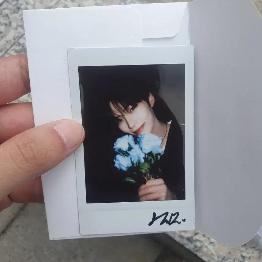 제로베이스원 2주년 플라로이드 친필 싸인 성한빈