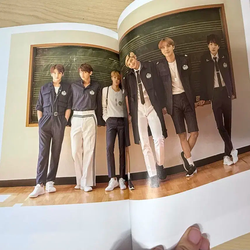 방탄소년단 bts 2017년 시즌그리팅 화보 노트 엽서 스탠딩달력 스티커