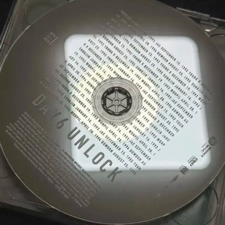 데이식스 일본 한정판 초판 앨범 unlock dvd+cd 판매합니다.