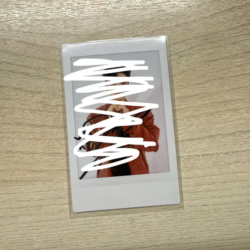 루시 신광일 싸인폴라로이드