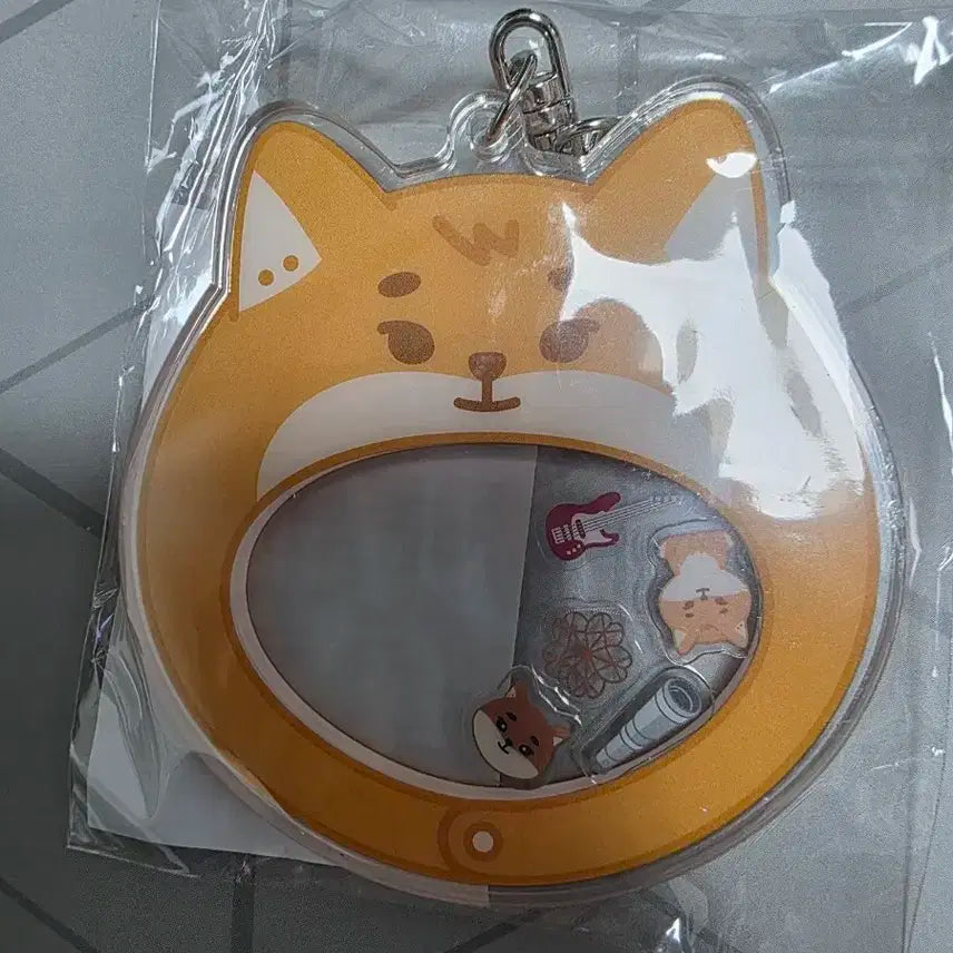 데이식스 데니멀즈 쉐이커 키링 케 필