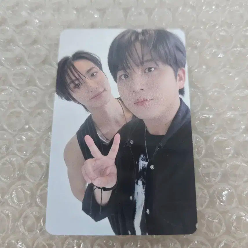 에이티즈 에버라인 럭드 종호 성화 유닛