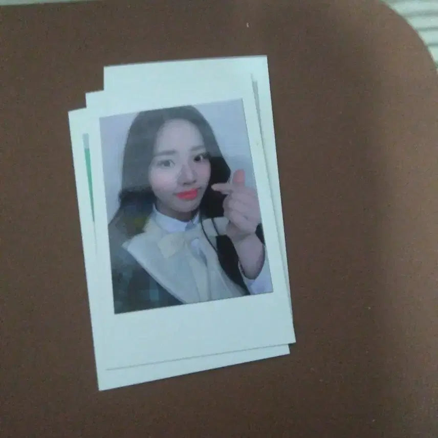 프로미스나인 박지원 투하트 폴라로이드