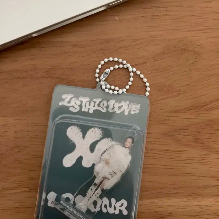 xg is this love 엑스지 코코나 아크릴 키링