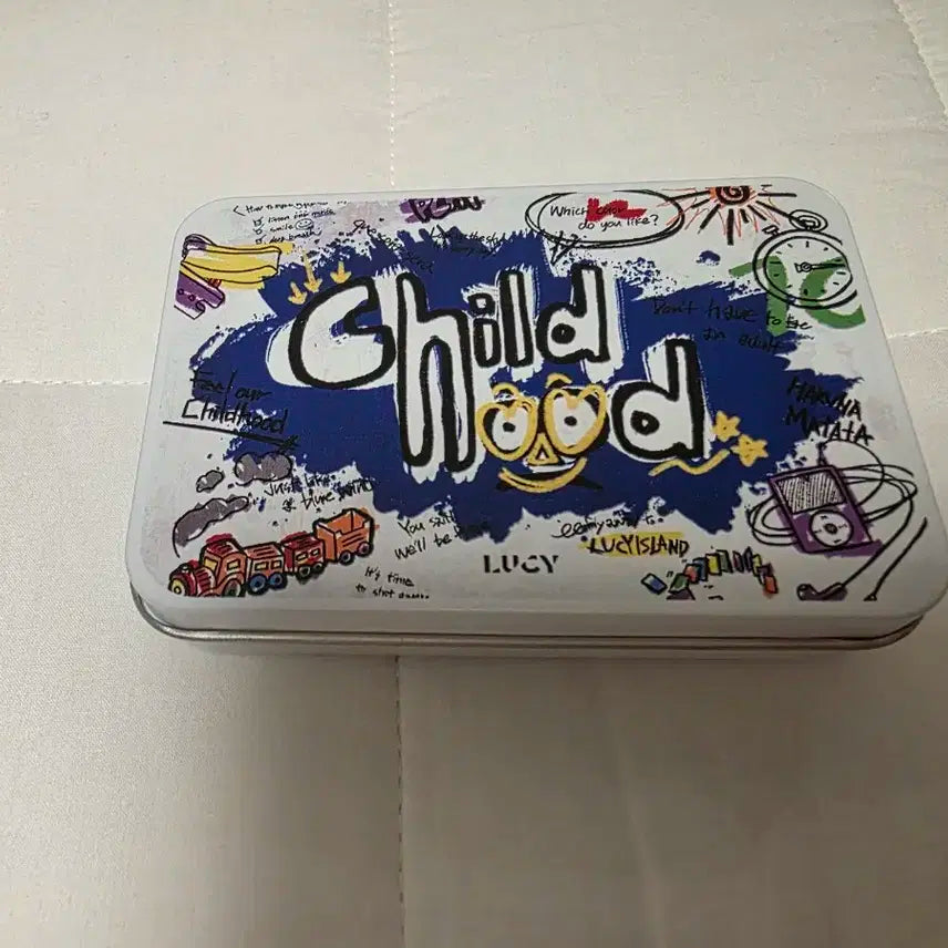 밴드 루시 차일드후드 피크, 틴케이스 (포카X)