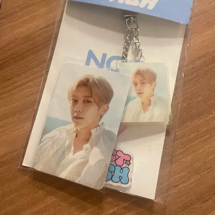 엔시티 위시 시온 아크릴 포토 키링 팝니다