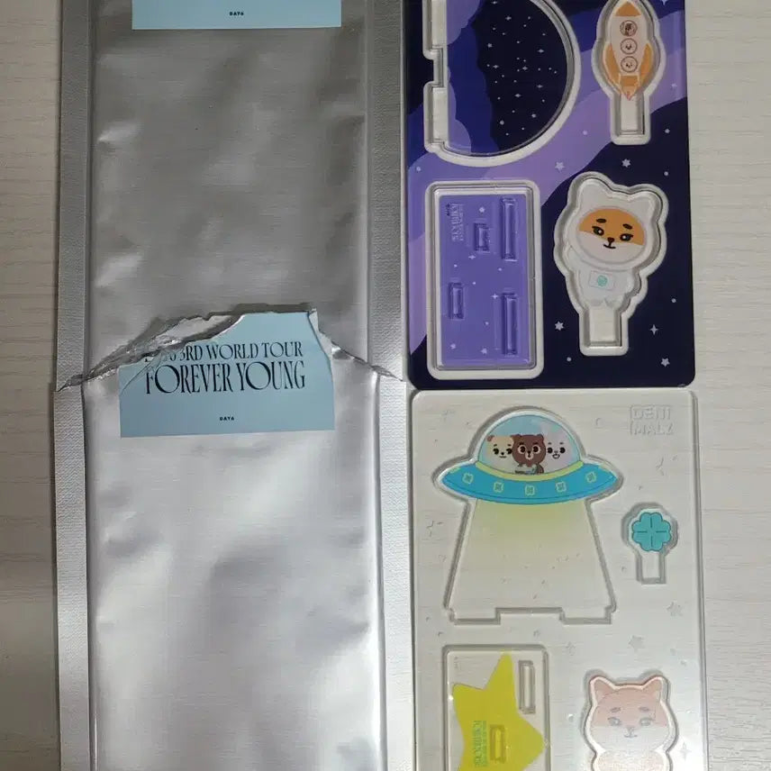 데이식스 포에버영 아크릴스탠드 영케이(포카 제외)/요청시 팬미팅 컨페티
