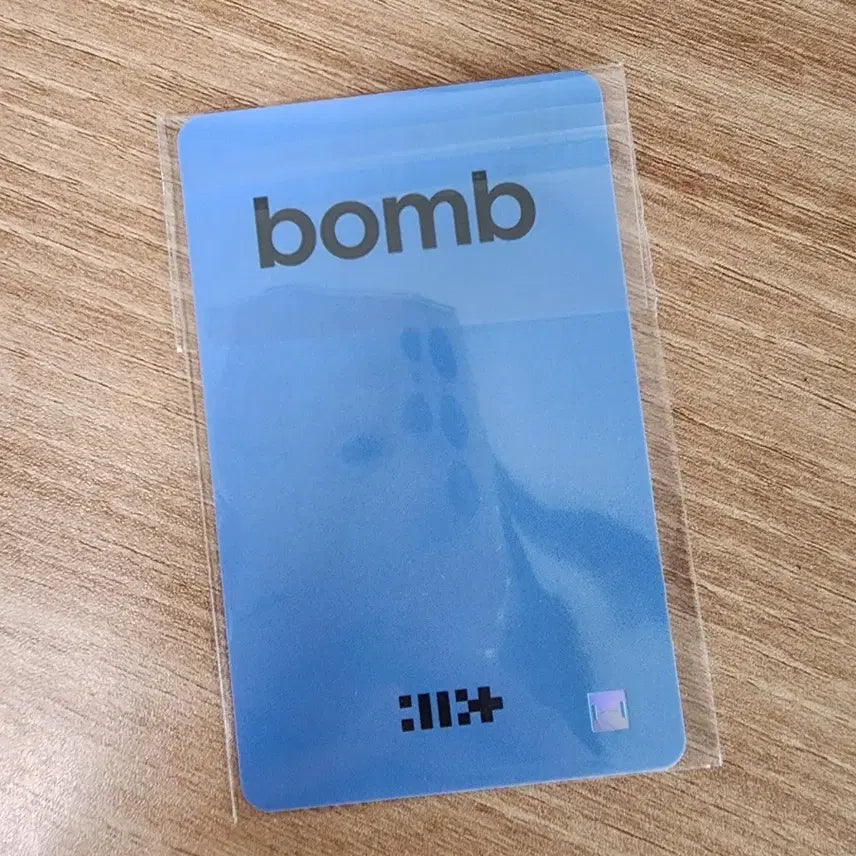 아일릿 민주 밤 bomb 뮤직플랜트 미공포 럭드 포카