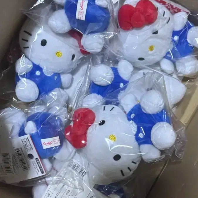 [미개봉] 지디 지드래곤 헬로키티 키링 인형