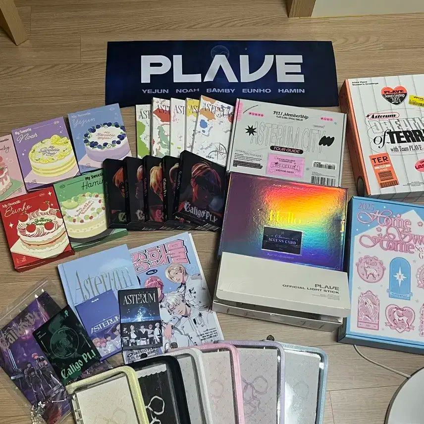 60만원 상당의 플레이브 굿즈 일괄 판매합니다 (포카 포함)