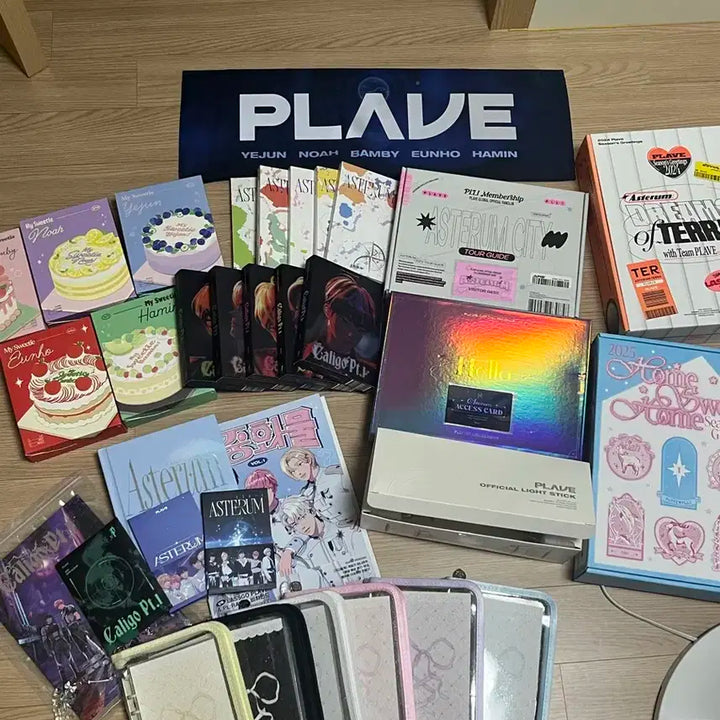 60만원 상당의 플레이브 굿즈 일괄 판매합니다 (포카 포함)