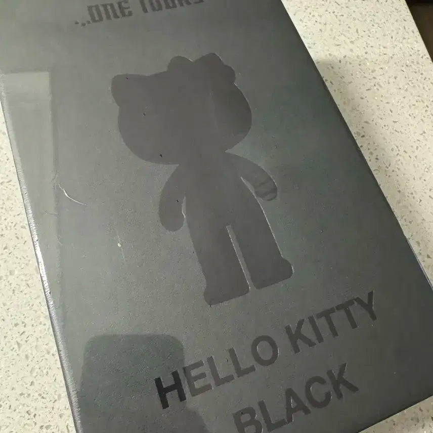 헬로키티 블랙 피규어 BLACK