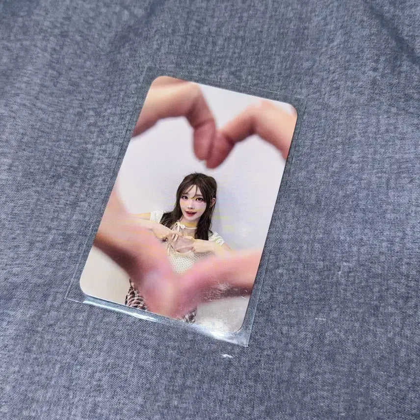 QWER 큐떱 디마뮤 DMM 당첨자 특전 마젠타