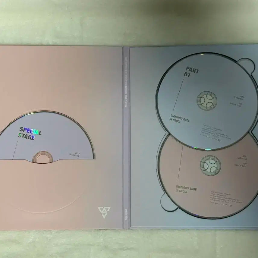 アイドル SEVENTEEN - SEVENTEEN DIAMOND EDGE DVD SEVENTEEN – 2017 SEVENTEEN 1ST WORLD TOUR [DIAMOND EDGE IN