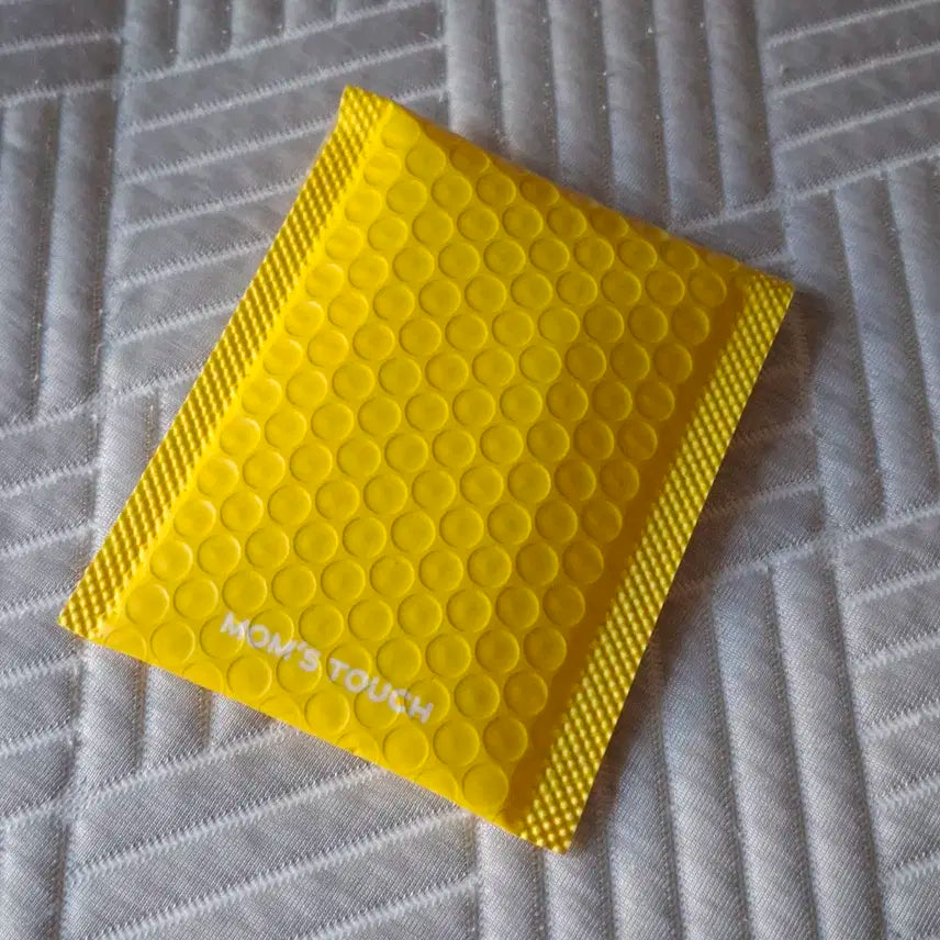 맘스터치 르세라핌 증명사진 키링