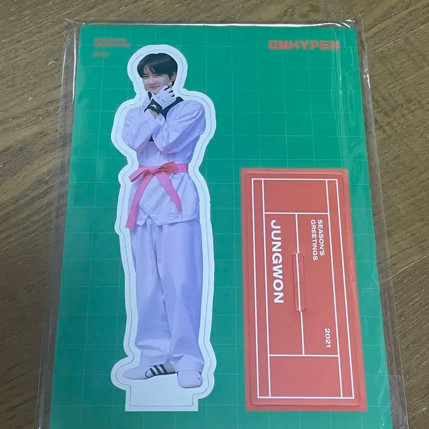 엔하이픈 정원 시그 스탠드