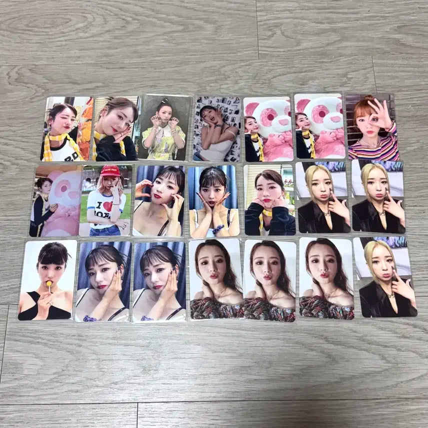에이핑크 윤보미 포카 54장 일괄 판매합니다