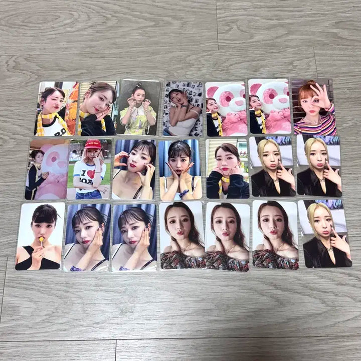 에이핑크 윤보미 포카 54장 일괄 판매합니다