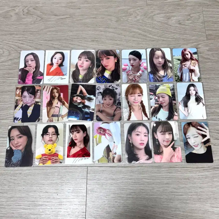 에이핑크 윤보미 포카 54장 일괄 판매합니다