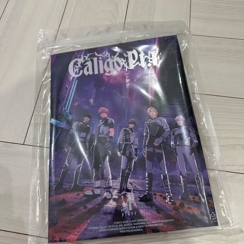 [미개봉](카리비너포함) 플레이브 칼리고 caligo pt.1 퓨지티브