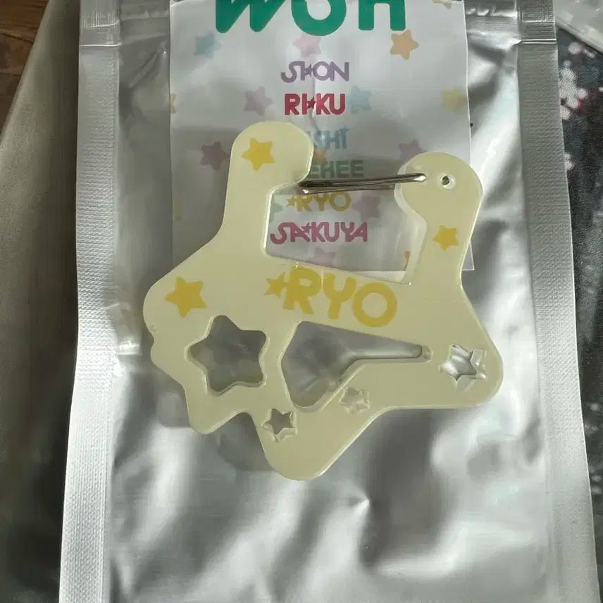 엔시티 위시 료 카라비너 NCT WISH RYO