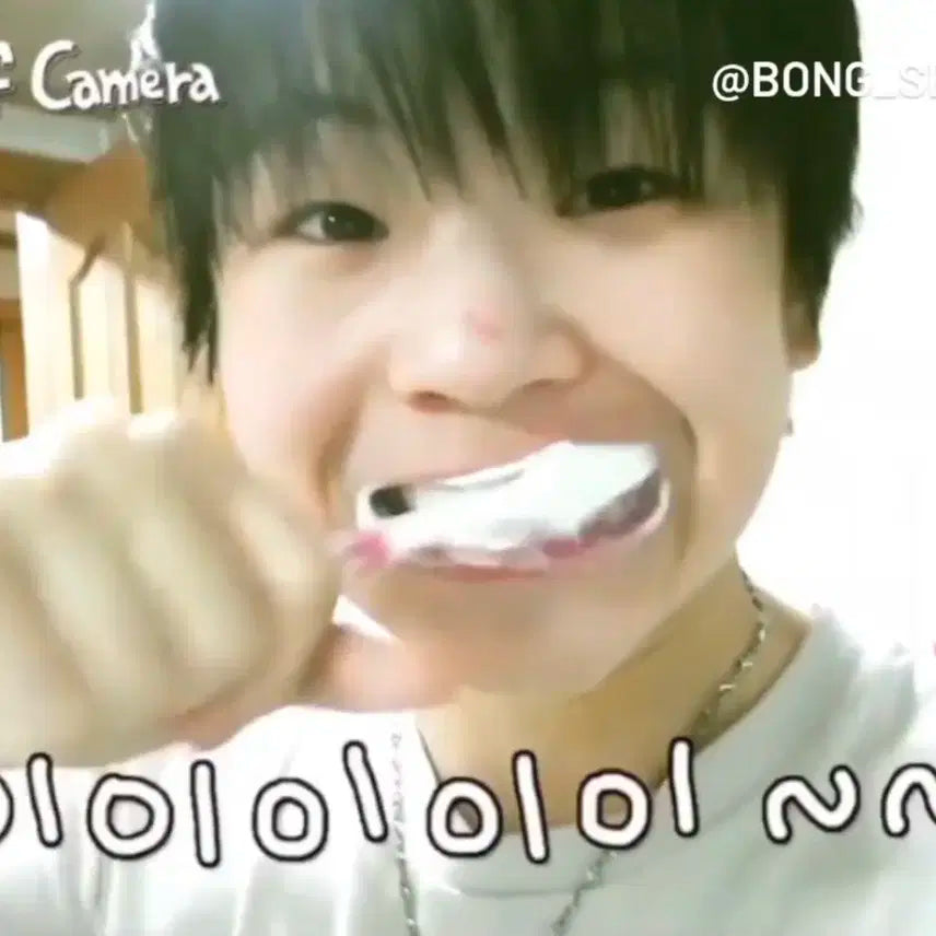 This man 위버스 럭드