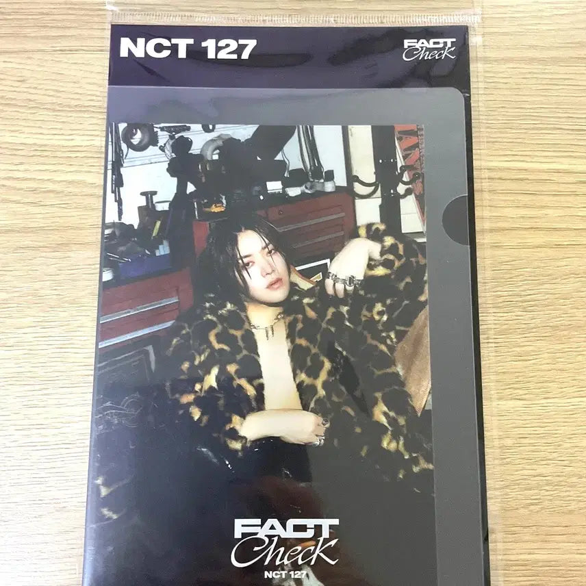 엔시티127 유타 팩트체크 포스트카드 홀로그램 포토카드 미개봉