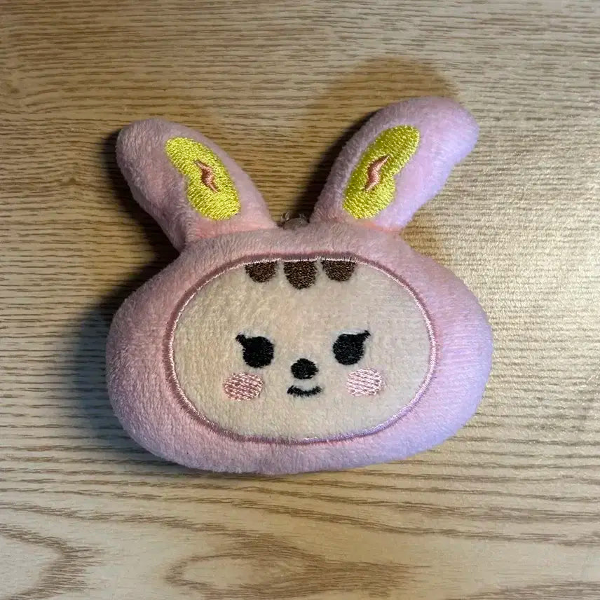 윤정한 쫑토람 인형 팔아요