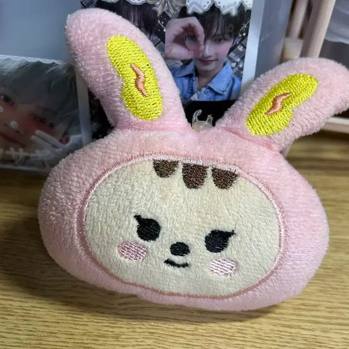 윤정한 쫑토람 인형 팔아요