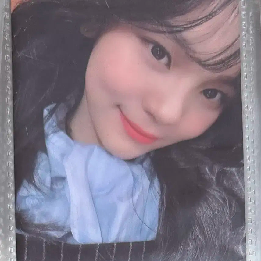 여자친구 엄지 교차로 포카