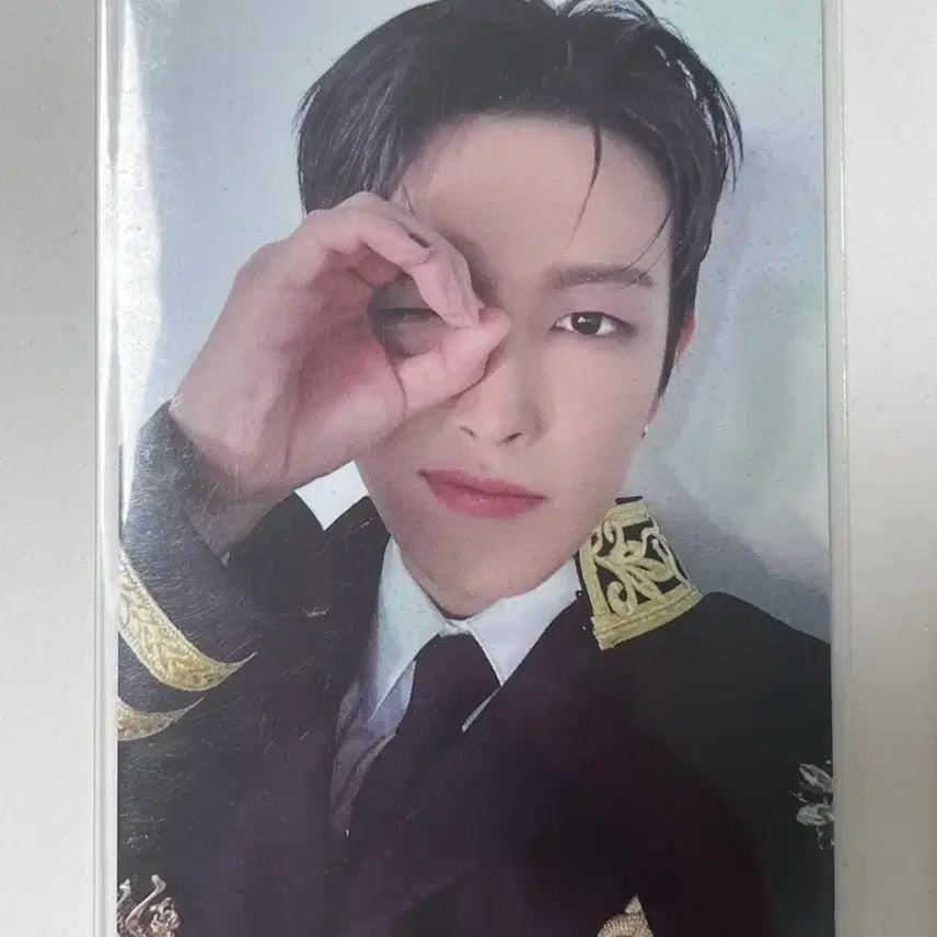 에이티즈 홍중 전시회 트레카 ateez