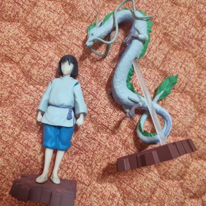 지브리 센치행 하쿠, 하쿠용 피규어 센과 치히로의 행방불명