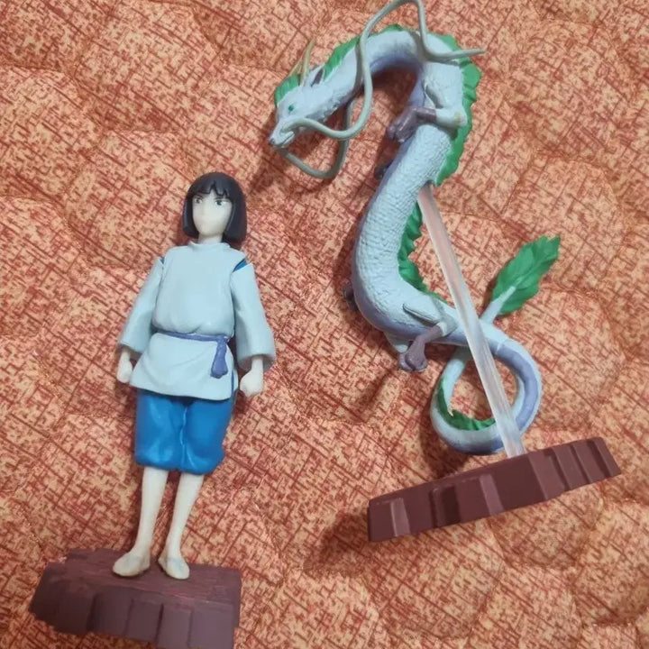지브리 센치행 하쿠, 하쿠용 피규어 센과 치히로의 행방불명