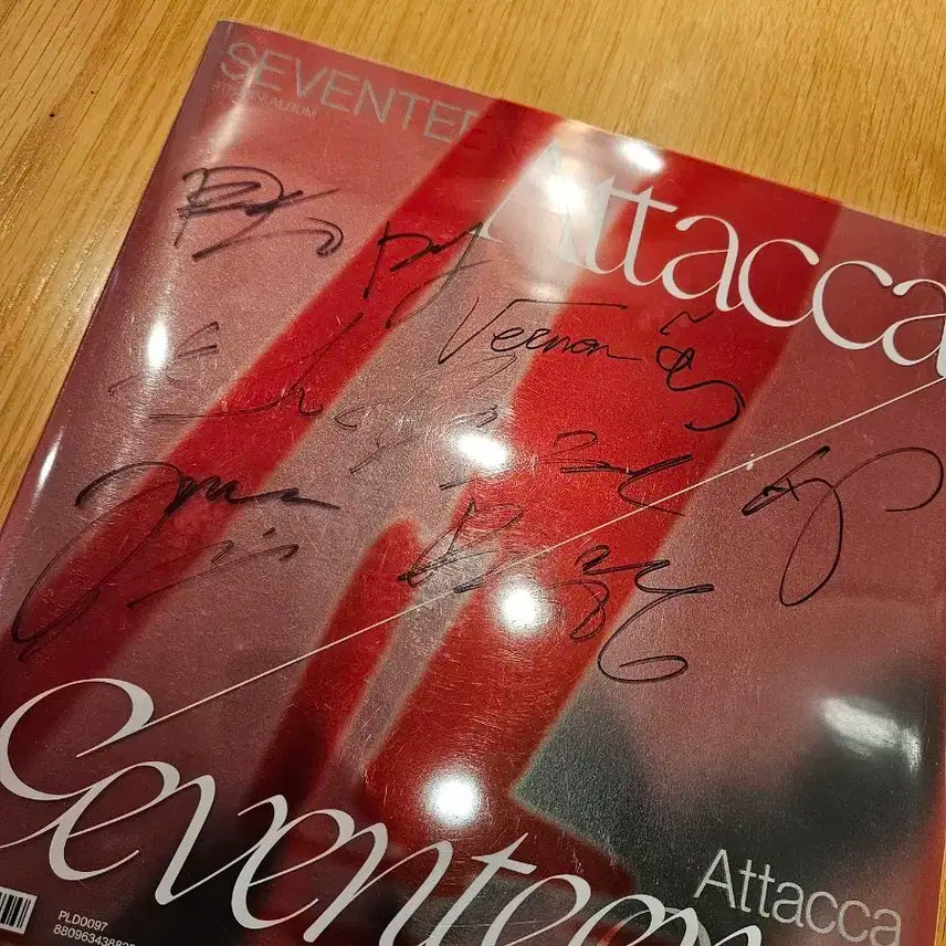 세븐틴 Attacca 앨범 (*자필사인*) 팔아요^^