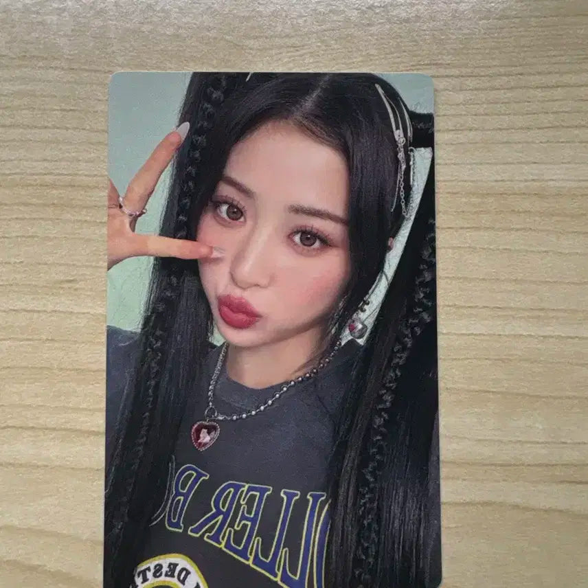 르세라핌 허윤진 포카