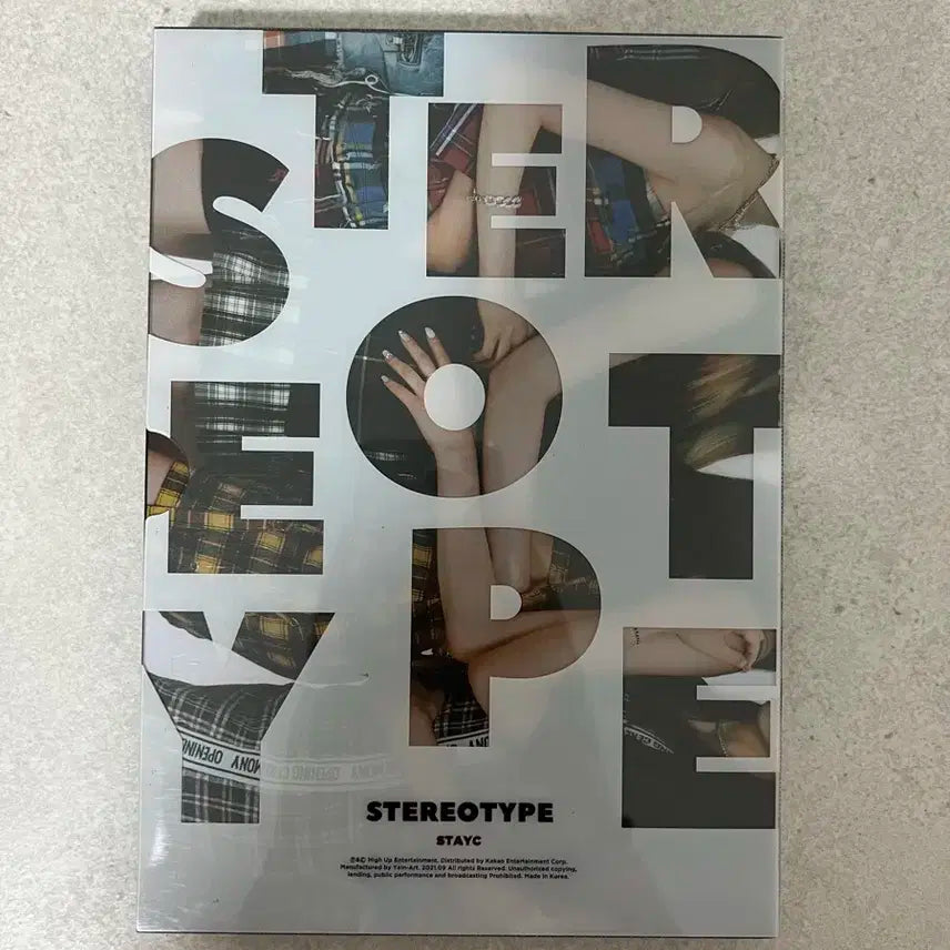 스테이씨 스텝레오타입 개봉 앨범 포카 포스터