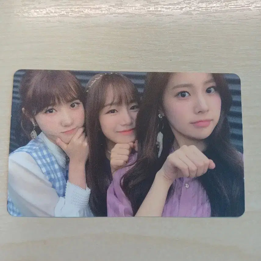 아이즈원 유닛히토미,조유리,강혜원 싸인포카 사진화질과 달리 포카상태 좋음