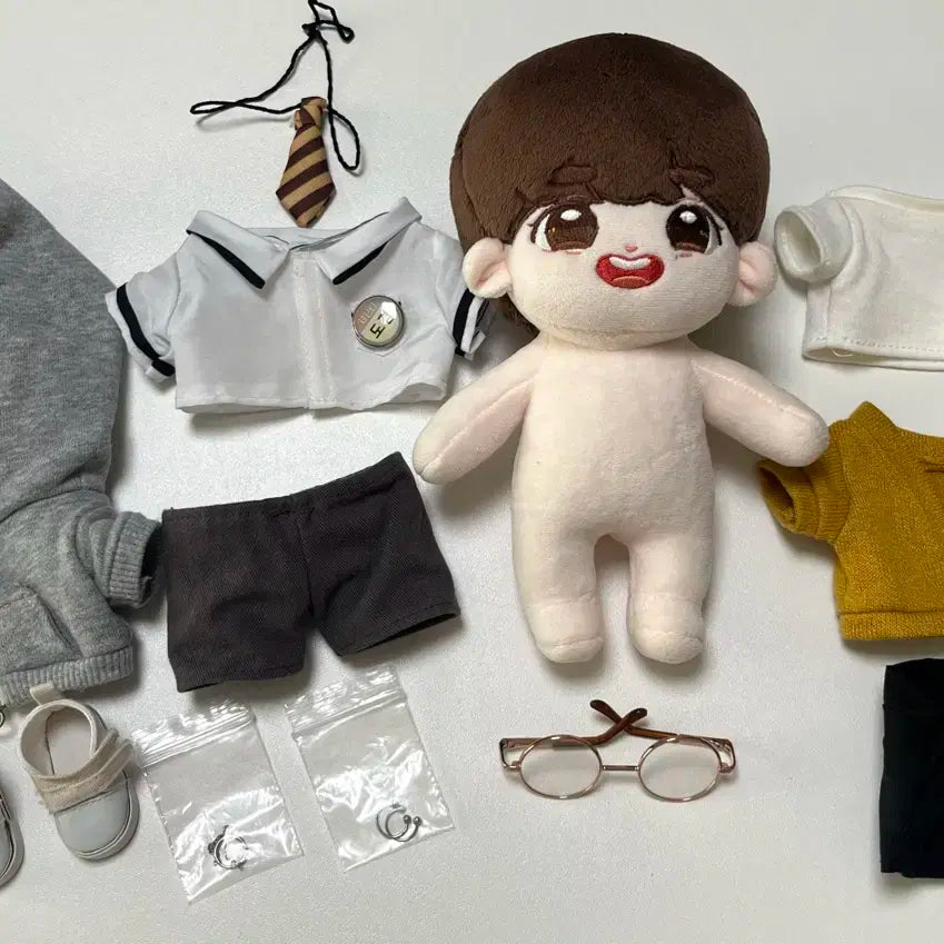 세븐틴 도겸 인형 홀리도 및 인형옷 일괄 양도