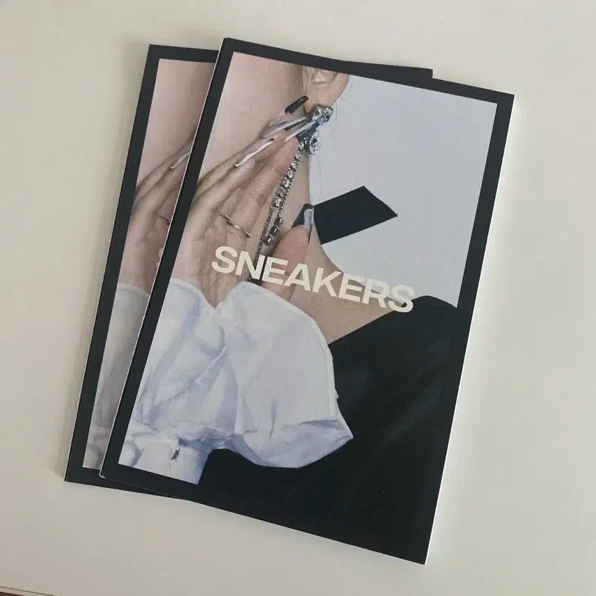 ITZY checkmate sneakers 미니앨범