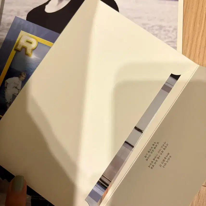 더보이즈 미니 7집 Be Aware