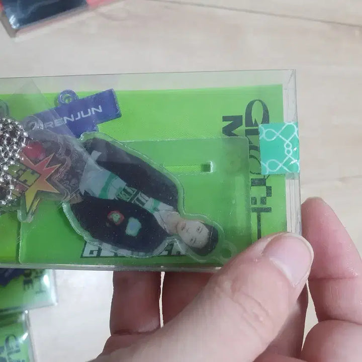 엔시티 아크릴 키링 뤈쥔